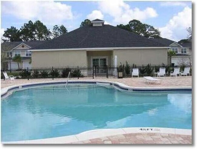 Foto del edificio - Fabulous Townhome in Gated Community w/Double Ensuites!