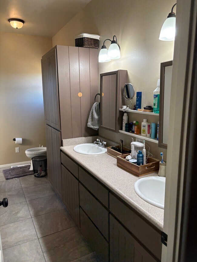 Building Photo - 4485 Eagle Cir