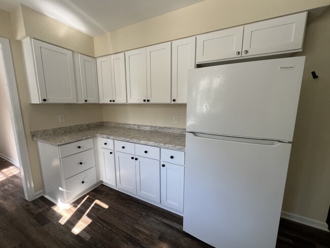 Building Photo - 711 Dennisville-Petersburg Rd