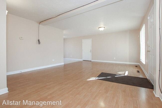 Building Photo - 3 br, 1.5 bath House - 24525 Randolph