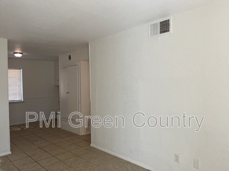 Primary Photo - 1412 S 73rd E Ave