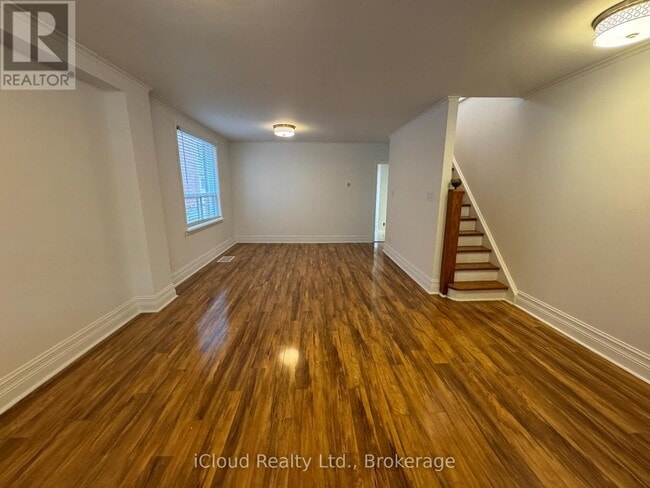 Photo du bâtiment - 158 Westlake Ave