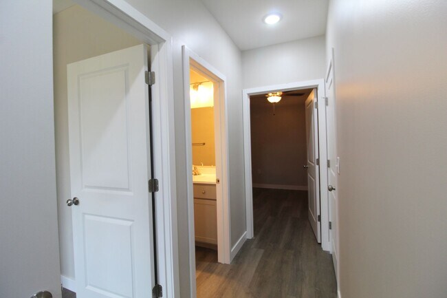 Building Photo - 101 Willowstone Court