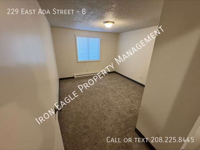 Building Photo - 229 E Ada St