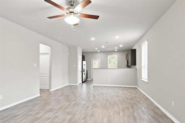 Foto del edificio - 24710 Russet Bluff Trl