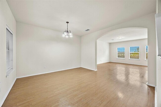 Foto del edificio - 2101 Rachel Ln