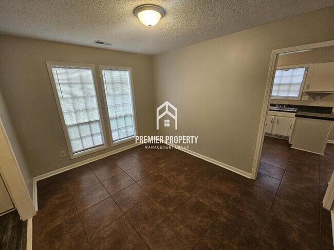 Foto del edificio - 6856 Starkenburg Ln