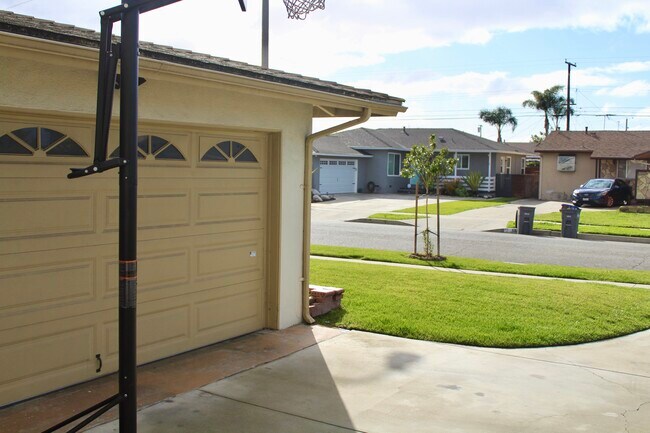 Foto del edificio - 13716 Purche Ave