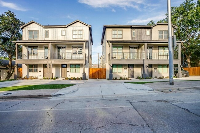 Foto del edificio - 2829 Forest Park Blvd