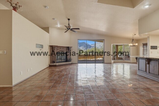 Foto del edificio - Three Bedroom/Two Bath Home
