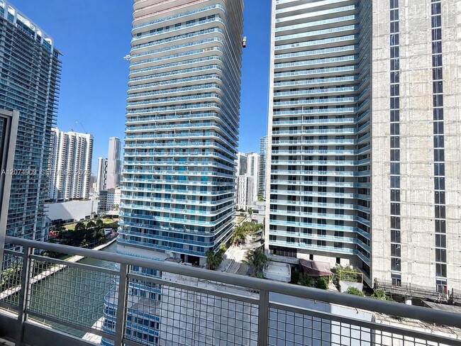 Building Photo - 690 SW 1st Ct