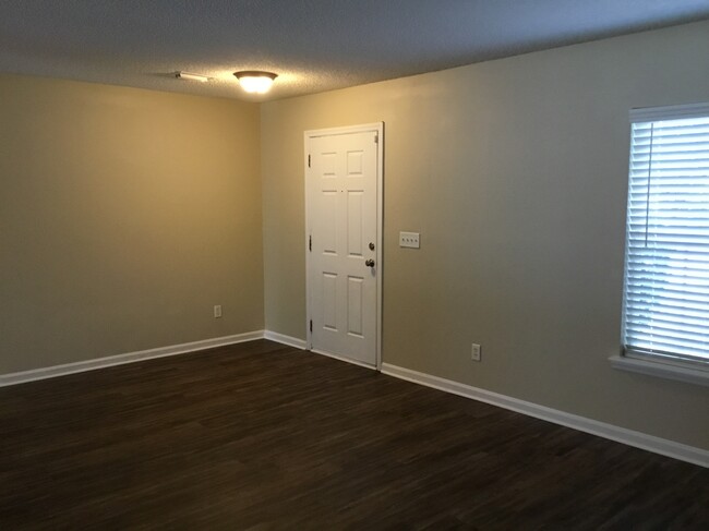 Building Photo - 8937 Redtail Drive