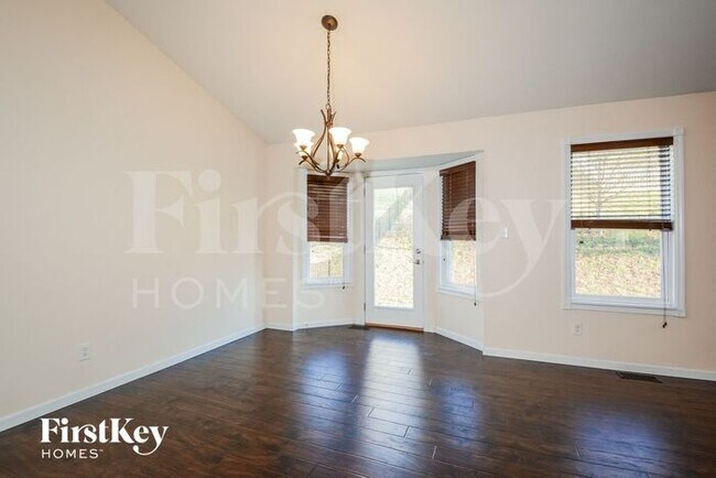 Foto del edificio - 240 Glen Meadows Ct