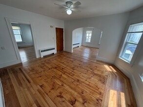 Building Photo - 344 Dubuque St
