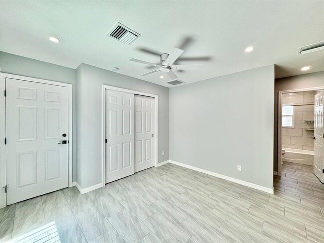 Foto del edificio - 4306 Porpoise Dr