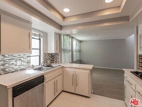 Building Photo - 1610 Camden Ave