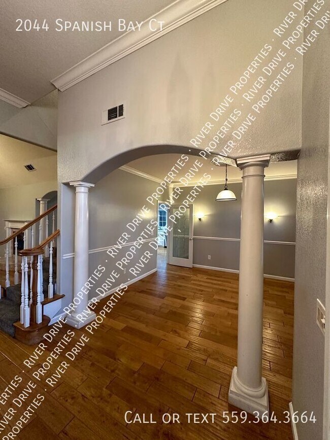 Foto del edificio - Spectacular custom home for lease!