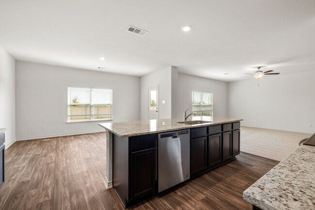 Building Photo - Spacious 4BR Home with HUGE Private Backyard in Homestead Estates – Minutes from Austin