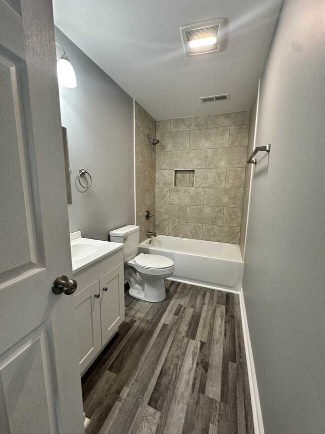 Foto del edificio - 208 E 17th St