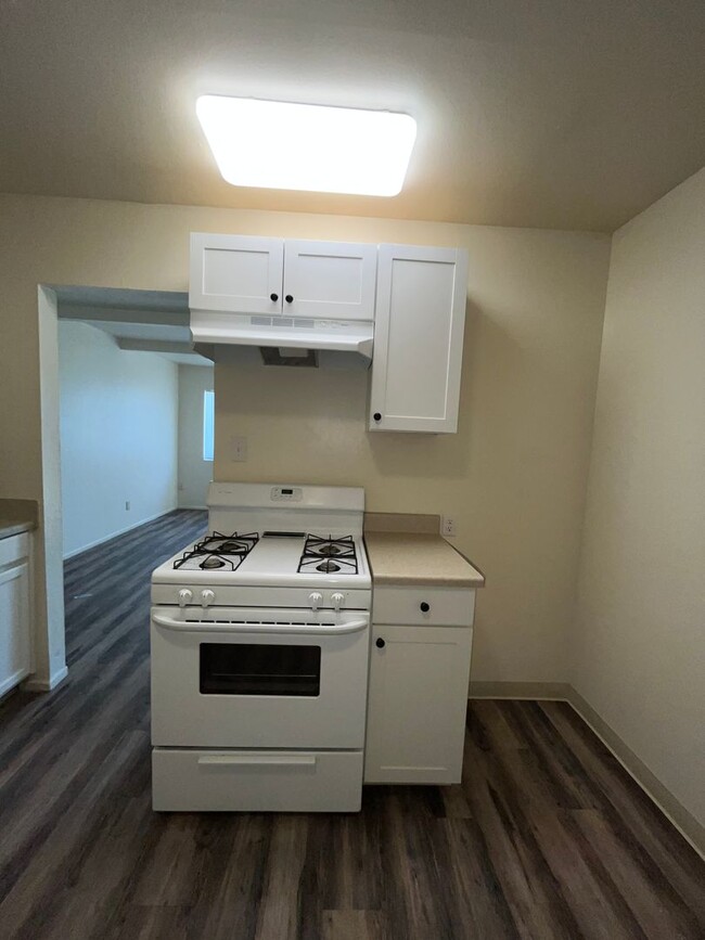 Building Photo - 3234