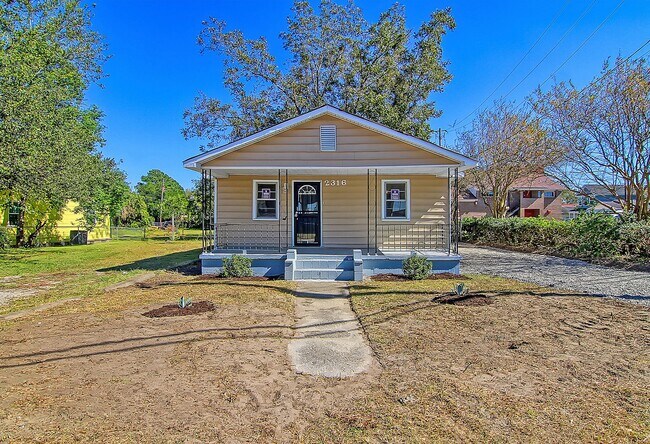 Foto del edificio - Modern Retreat Minutes from Downtown Charleston