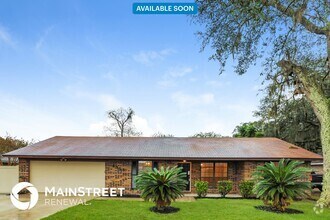 Building Photo - 6353 Tree Top Cir W