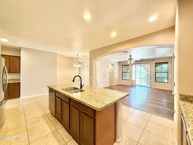 Building Photo - 2849 E Fandango Dr