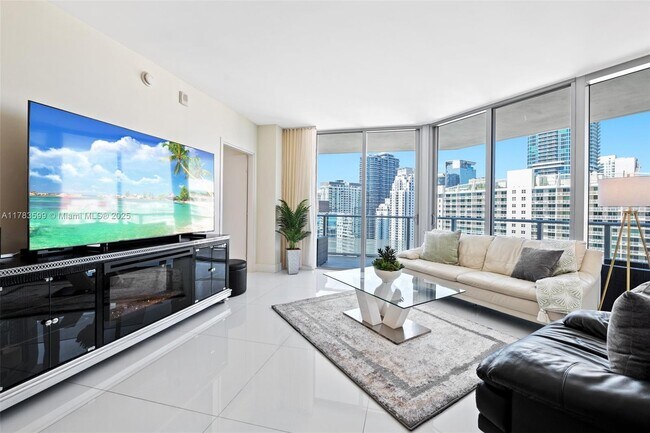 Building Photo - 1300 Brickell Bay Dr