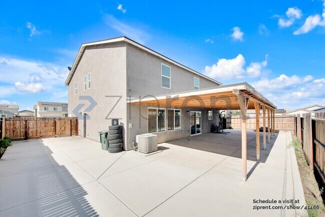 Foto del edificio - 10103 Estacada Ave