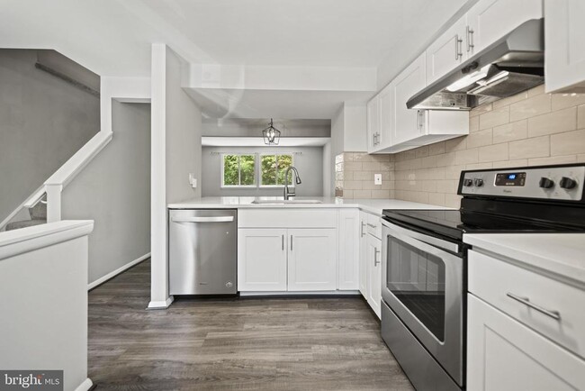 Foto del edificio - 6842 Heatherway Ct