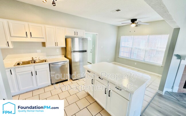 Foto del edificio - 1225 Brady Hollow Ln