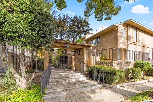 Building Photo - 1503 Rock Glen Ave