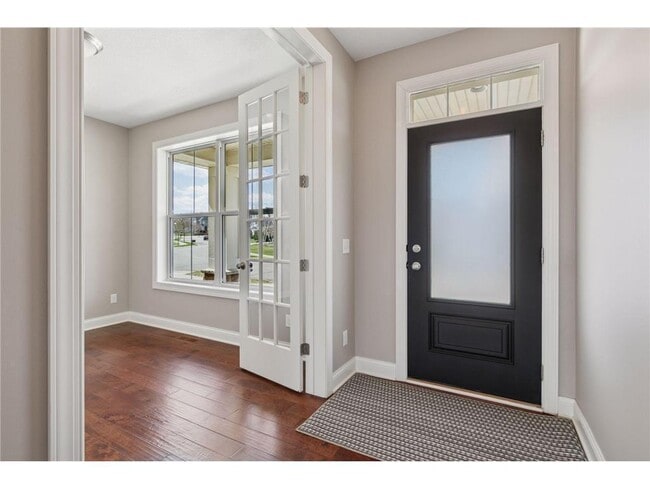 Building Photo - 16588 E Lake Dr