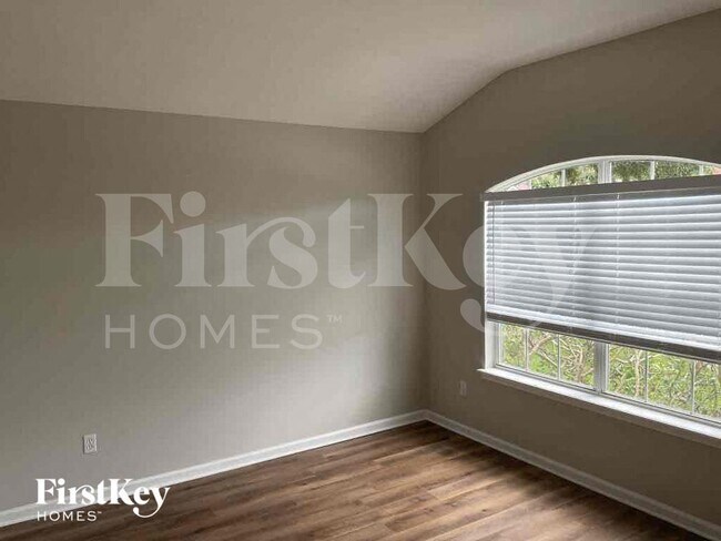 Foto del edificio - 4592 Royal Port Dr