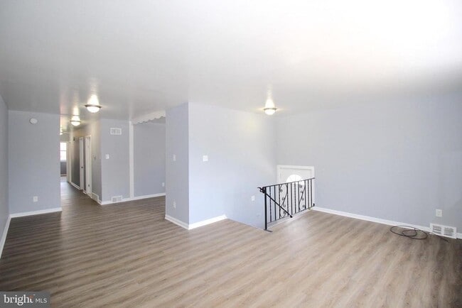 Building Photo - 1719 Borbeck Ave