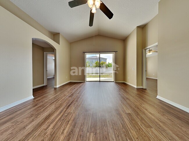 Foto del edificio - 11240 Lake Lanier Dr