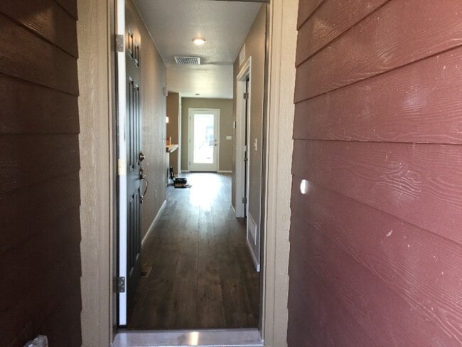 Building Photo - 2983 Cub Lake Dr