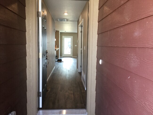 Foto del edificio - 2983 Cub Lake Dr