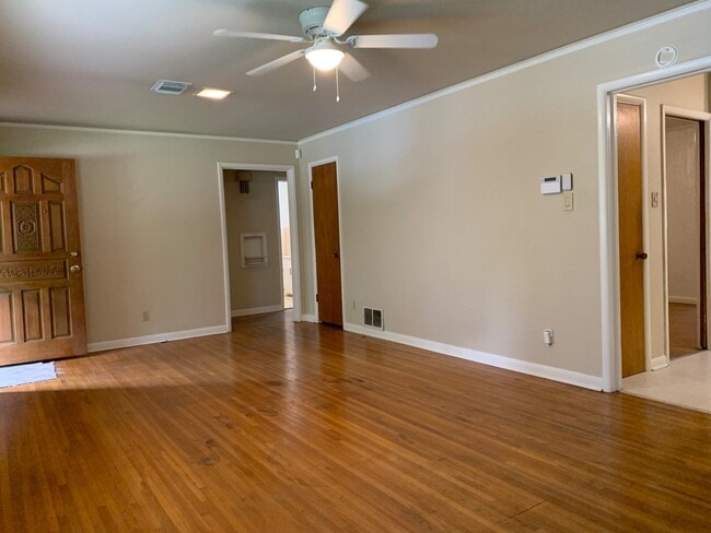 Building Photo - 4511 Greenway Dr