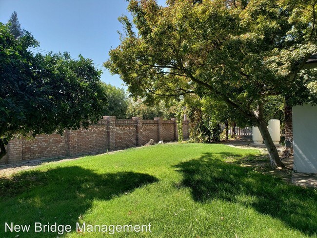 Foto del edificio - 4 br, 2 bath House - 2301 Bangs Ave