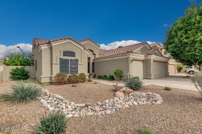 Building Photo - 1104 W Mulberry Dr