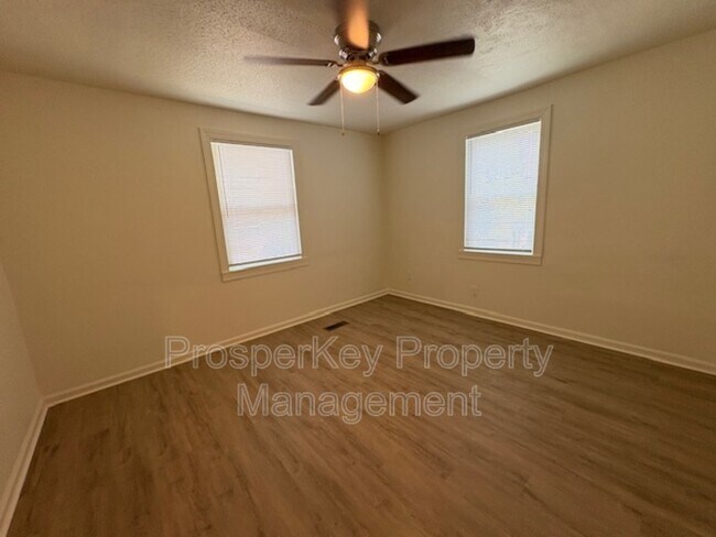 Building Photo - 3640 Walton St