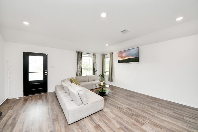 Building Photo - 5418 Rabbit Crk Ln