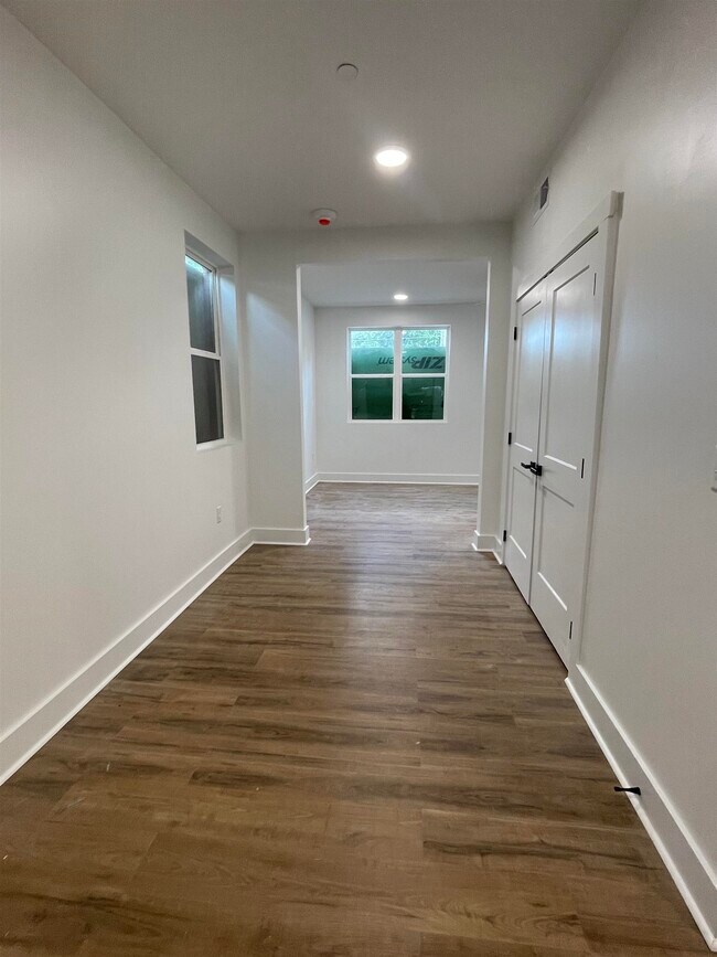 Foto del edificio - 1162 Peabody Ave