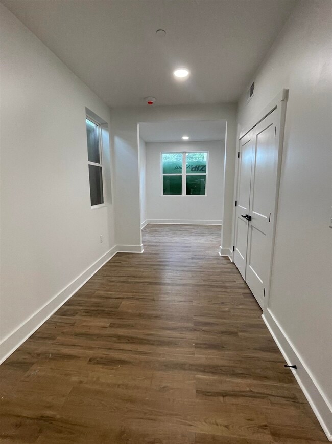 Foto del edificio - 1162 Peabody Ave