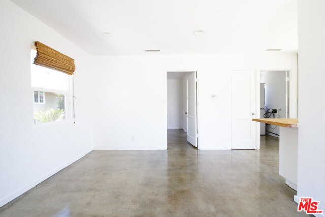 Primary Photo - 3206 Silver Lake Blvd
