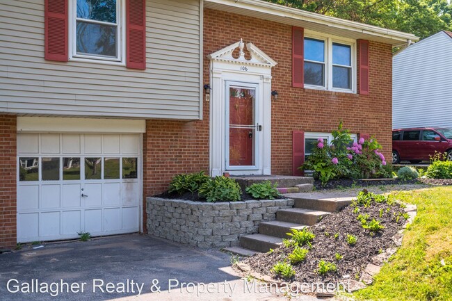 Building Photo - 4 br, 2.5 bath House - 106 Hillary Dr