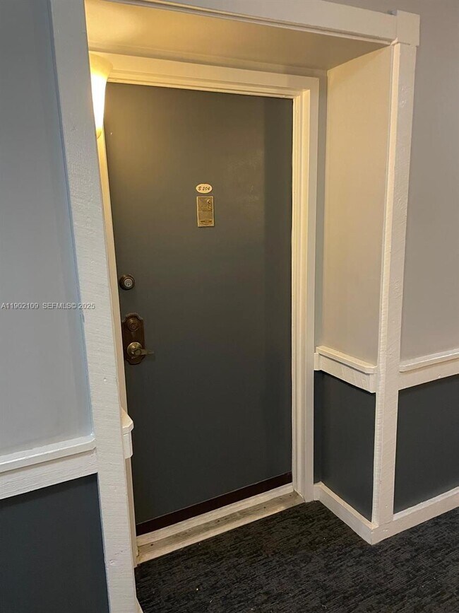 Foto del edificio - 3125 Oakland Shores Dr