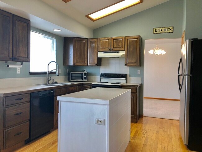 Building Photo - Stunning Home in Loveland