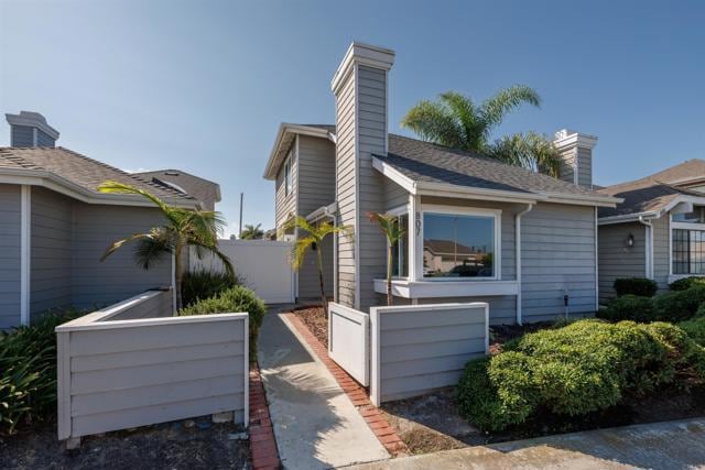 Foto del edificio - 807 Windcrest Dr